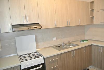 Apartament cu 3 camere semidecomandat, mobilat în Craiovei - 15
