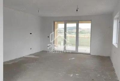 Casă cu 4 camere cu Teren 423 Mp în Micești - 3