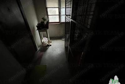 2 garsoniere adiacente la rosu pe Calea Grivitei, etaj 4 - 11