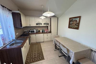 Casă cu 5 camere cu Teren 400 Mp în Cetate