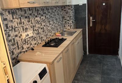 Garsonieră decomandată în Poarta 6 - 6