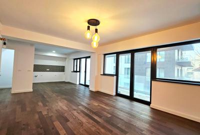 Spațiu comercial, de 726 mp, în Polonă - 1