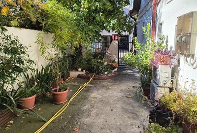 Casă cu 6 camere cu Teren 200 Mp în Central