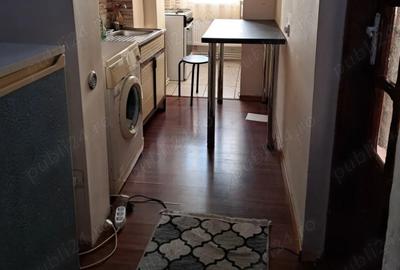 Inchiriez garsoniera - 2