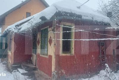 Casă cu 2 camere cu Teren 860 Mp în Central