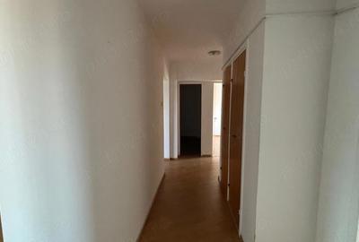 Apartament cu 4 camere decomandat în 13 Septembrie
