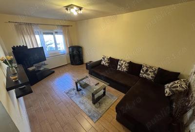Apartament cu 3 camere decomandat în Girocului