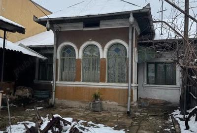 Casă cu 3 camere cu Teren 355 Mp în Central