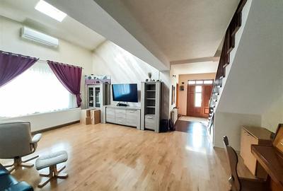 Casă cu 7 camere cu Canalizare în Aeroport - 11