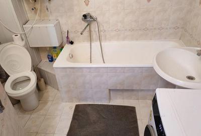Garsonieră decomandată în Rahova