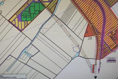 Teren agricol extravilan de 3333 mp, în Sud-Vest - 3