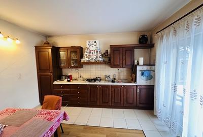 Duplex confortabil la Padure-Rosu, 273 mp construiti, 199 mp teren, P+1+M, 5 cam - 2