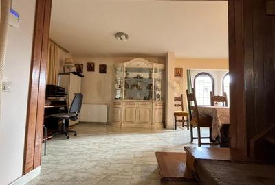 REV2005341 Vila deosebita cu piscina si teren generos Buftea zona exclusivista - 8