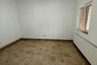 Spațiu comercial, de 20 mp, în Central - 8