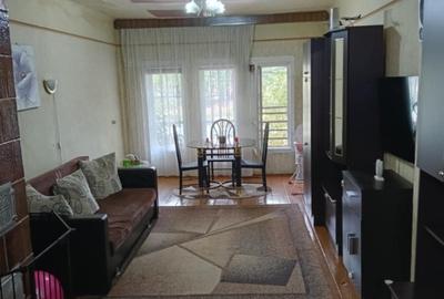 Apartament 2 camere, zona centrala, la curte comuna