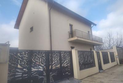 Casă cu 3 camere în Central - 2