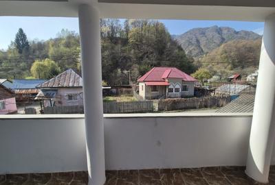 Brezoi, zona centrala, dar linistita, casa cu 5 camere - 5