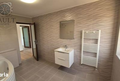Casă cu 9 camere cu Teren 510 Mp în Crevedia