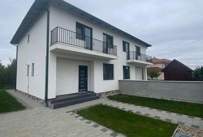 Casă cu 4 camere cu Teren 200 Mp în Păulești - 9