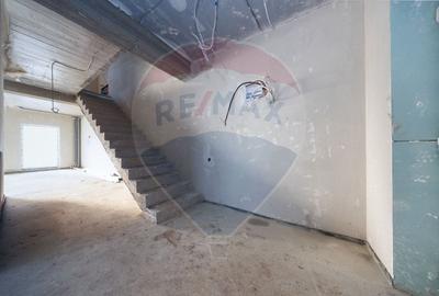 Duplex cu 8 camere cu Teren 350 Mp în Tărlungeni - 1