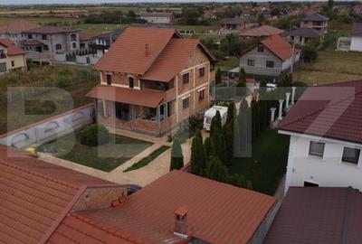 Casa de vanzare cu 6 camere, 480 mp, zona Vetis - 13