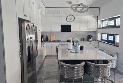 Casă cu 3 camere în 23 August - 2