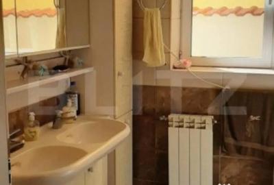 Casă cu 9 camere cu Teren 435 Mp în Democrației - 15