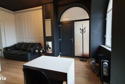 Spațiu comercial, de 18 mp, în Central - 4