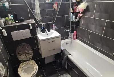 Apartament cu 3 camere decomandat, mobilat în Vlahuță