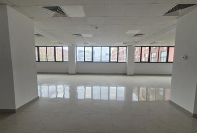 Birou, de 58 mp, în Politehnica - 5