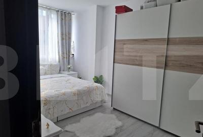 Apartament cu 3 camere semidecomandat, mobilat în Spitalul Județean