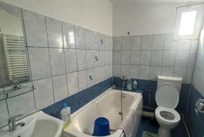 Apartament cu 2 camere decomandat în Nicolina