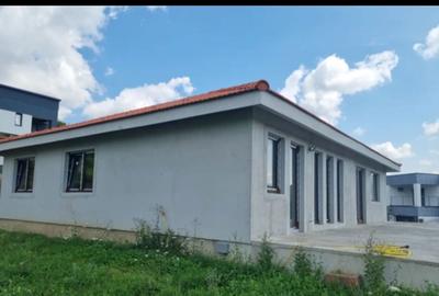 Casă cu 3 camere în Ivănești - 5