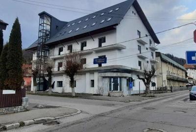 Garsonieră decomandată în Bușteni - 4