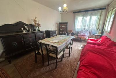 Casă individuală cu 3 camere cu Canalizare în Central - 2