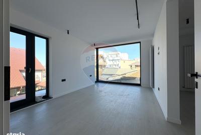 Casă cu 8 camere cu Teren 700 Mp în Faleza Nord - 16