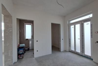 Casă cu 5 camere cu Teren 601 Mp în Central - 2