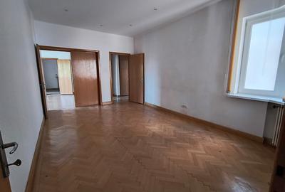 Apartament cu 4 camere semidecomandat în P-ța Romană - 7