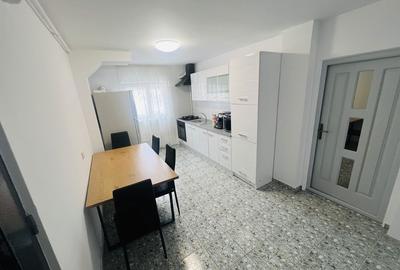 Apartament cu 3 camere decomandat în Central - 1