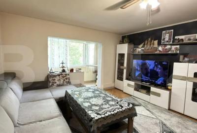 Apartament cu 3 camere semidecomandat în Micro 16 - 1