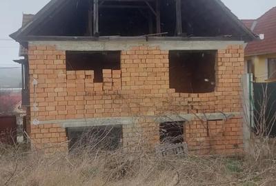 Casă cu Teren 300 Mp în Vărd - 2