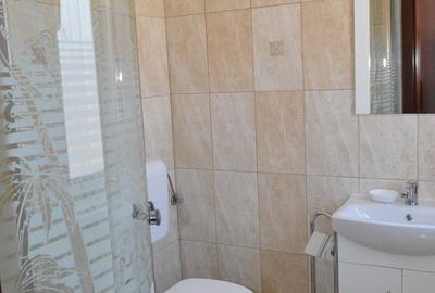 Casă cu 8 camere cu Teren 1200 Mp în Sânmartin - 11
