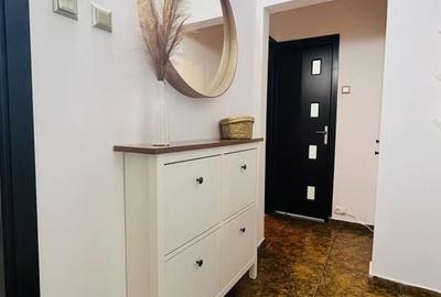 Apartament cu 2 camere decomandat    |    Zona Girocului - 10