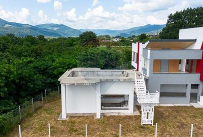 Casă individuală cu 5 camere cu Piscina în Bistrița - 55