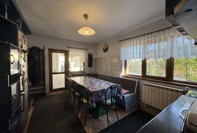 Casă cu 6 camere cu Teren 4057 Mp în Găneasa - 2