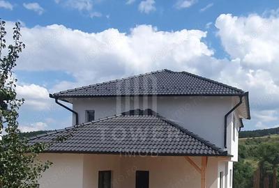 Casa de vanzare la Poplaca . Comision 0% - 1