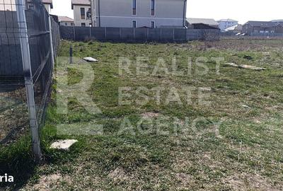 Teren de 842 mp, în Central - 3