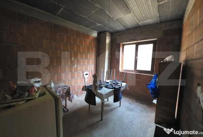 Casă cu 5 camere cu Teren 1000 Mp în Central - 10