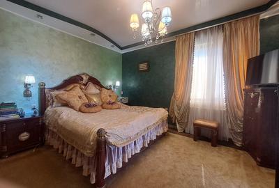 Casa individuala cu piscina. P+1+M. zona foarte buna - 25