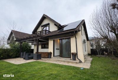 Casă cu 4 camere în Ostratu